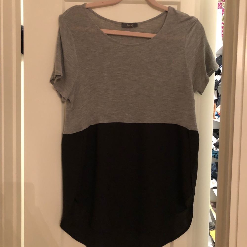 Gray and black oversized tee